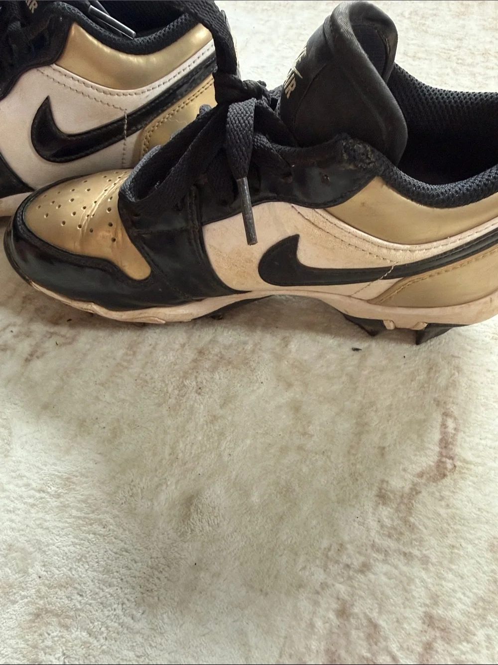 Nike Gold Black White Low-Top Baseball Cleats